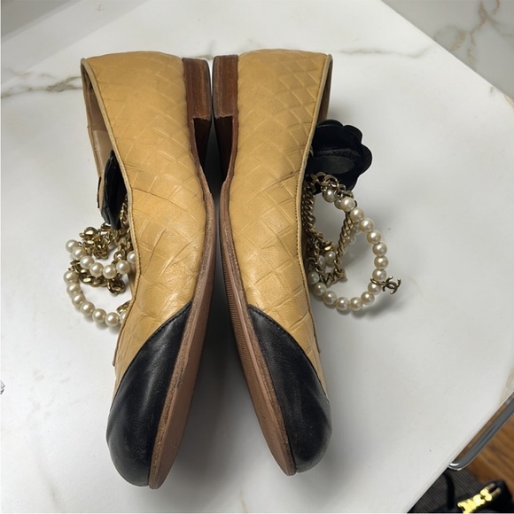 AUTHENTIC CHANEL Black and Tan Flats with Pearl Embellishments - Picture 10 of 13
